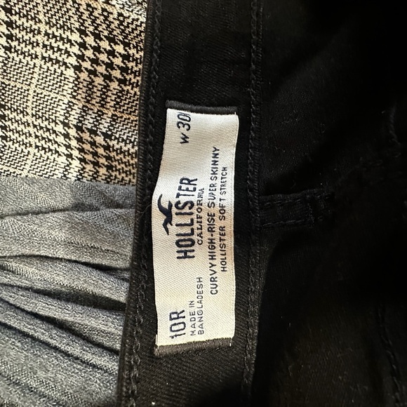 Hollister Black Skinny Distressed Jeans - Picture 8 of 8